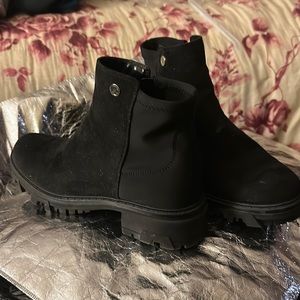 Like new ankle boots
